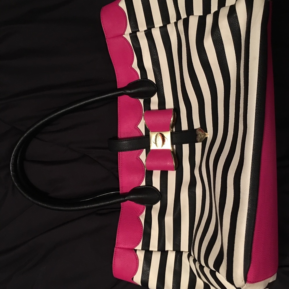 Large betsey tote